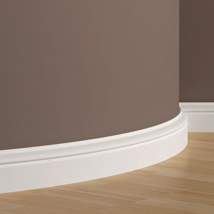 Плинтус под покраску гибкий Европласт 1.53.107 2000×80×22 фото в интерьере