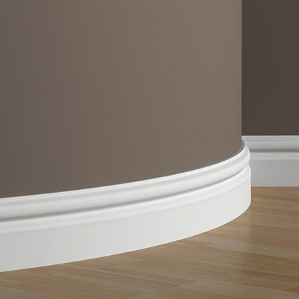 Плинтус под покраску гибкий Европласт 1.53.109 2000×98×16 фото в интерьере