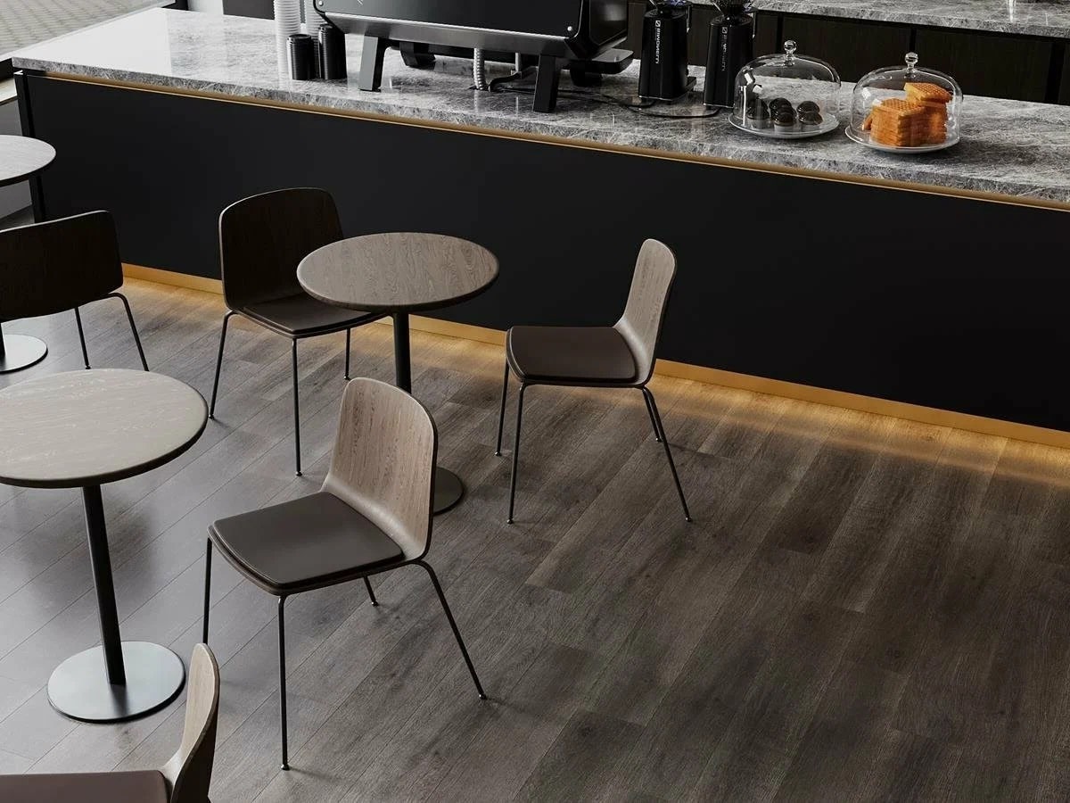 Кварцвиниловый SPC ламинат Norland Sigrid Baggy 1001-7 1220×183×3,5 фото в интерьере