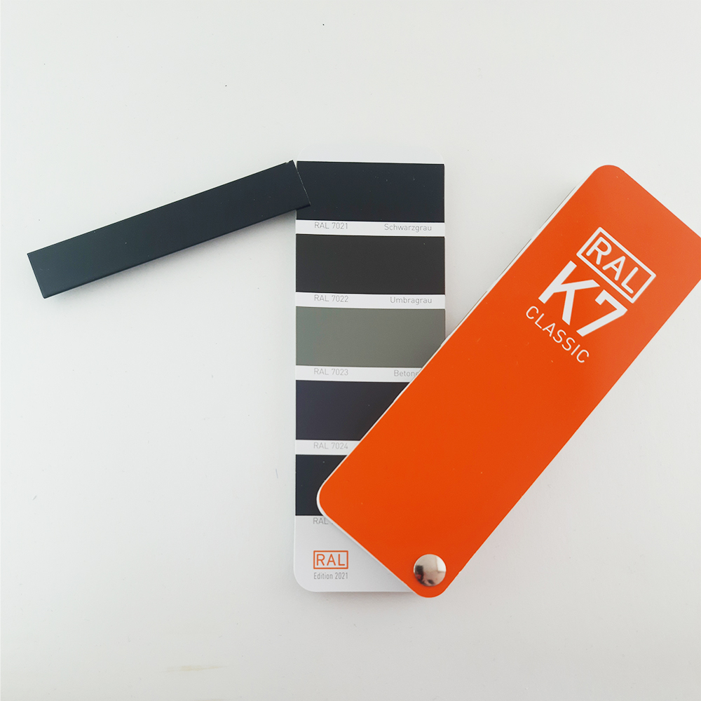 Микроплинтус алюминиевый Modern Decor RAL 7021 Черно-серый 69-31-67 2500×6×11