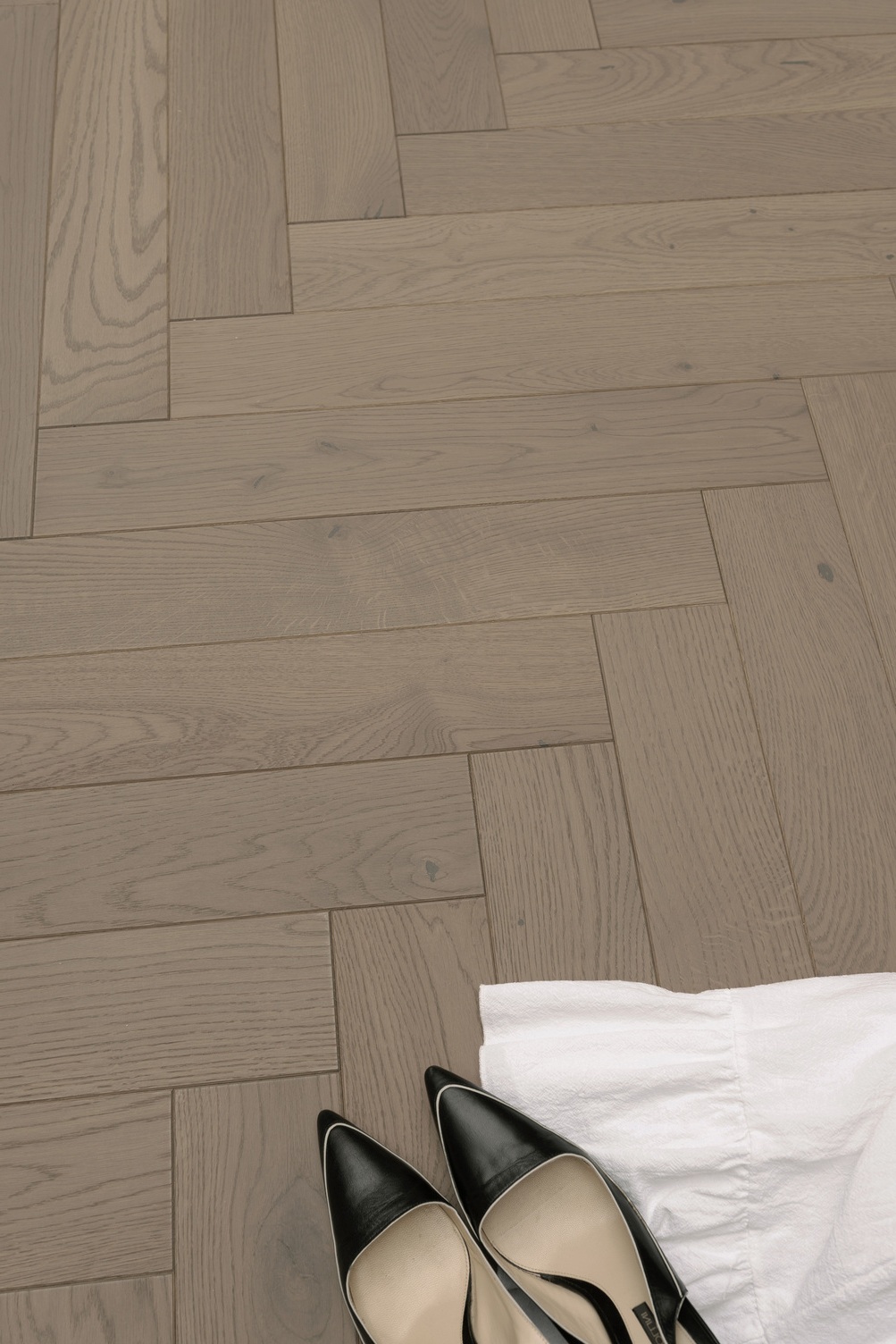 Паркетная доска Дрим Дуб Санторини 1019ACHB8KU08111 робуст венгерская елка 600×100×14 фото в интерьере