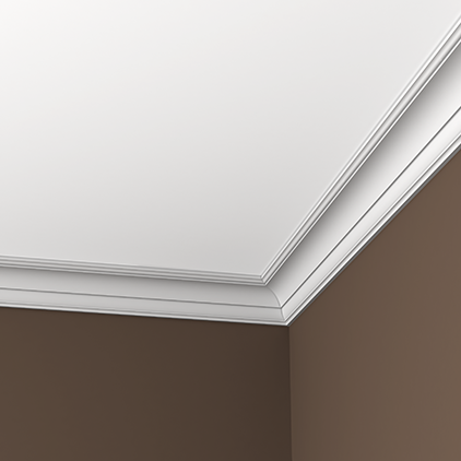 Потолочный плинтус под покраску Европласт 1.50.101 2000×69×68 фото в интерьере