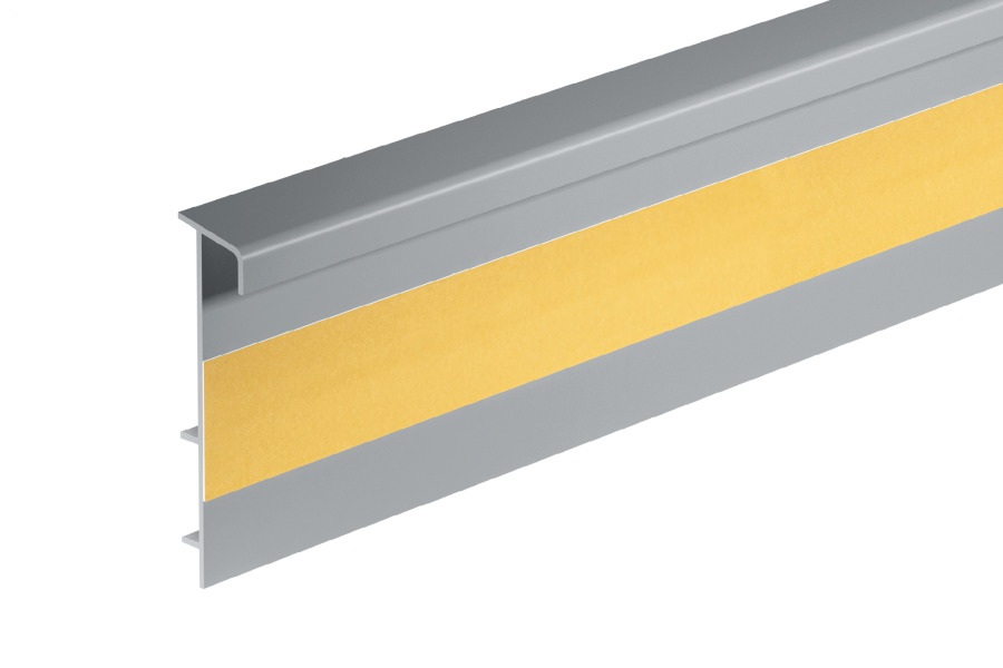 Плинтус ПВХ для ковролина Cezar Серебряный матовый 119 2500×53×13,2