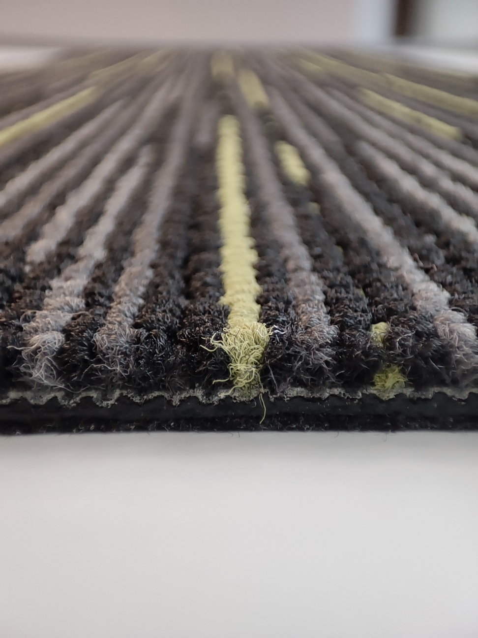 Ковровая плитка Associated Weavers Metro Tile цвет 20 Avo 1000×250×9