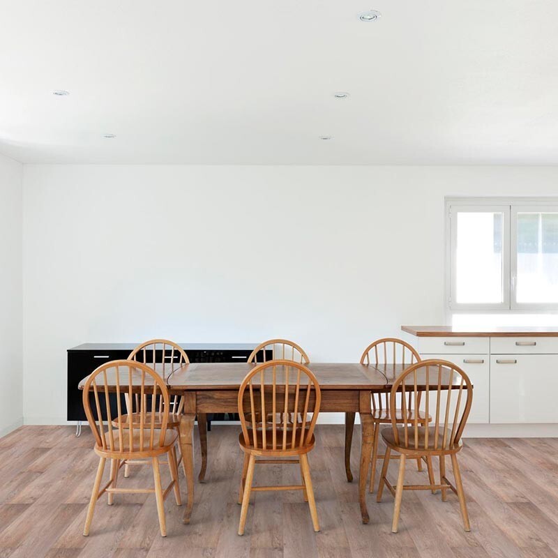 Кварцвиниловый SPC ламинат Evofloor Премиум XL+ Дуб Альпийский F-0057 1545×180×6 фото в интерьере