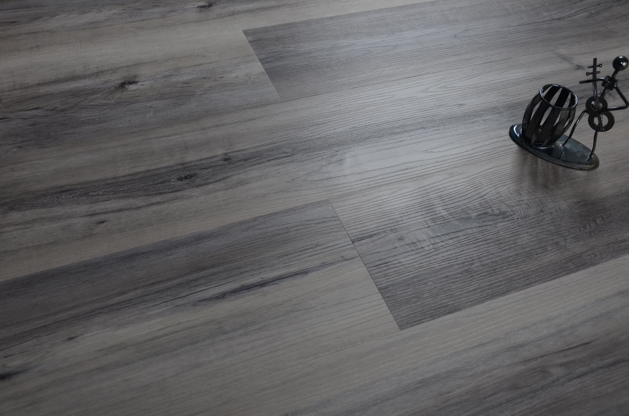 Кварцвиниловый SPC ламинат Evofloor Оптима Дуб Индиго Oak Indigo 16804 1120×184×4,2 фото в интерьере