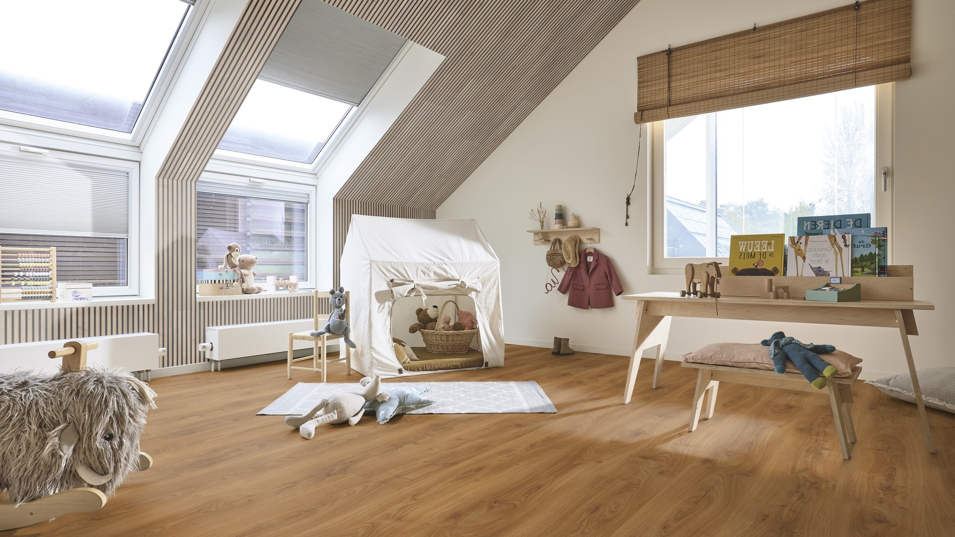 Ламинат Meister LL 250 Дуб Натурал касл Natural castle oak 600009-2052248-06836 2052×248×10 фото в интерьере