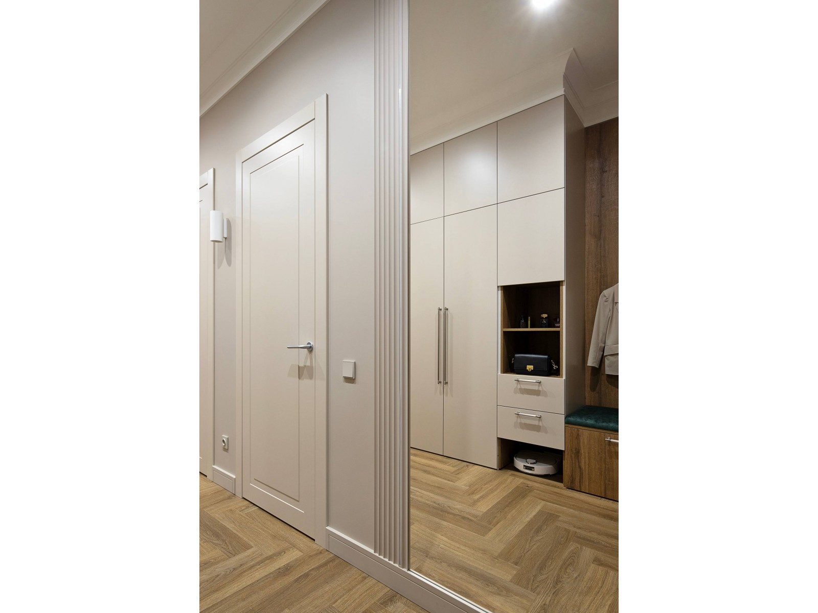 Финишный молдинг под покраску Hiwood LF139B NP 3000×32×12 фото в интерьере