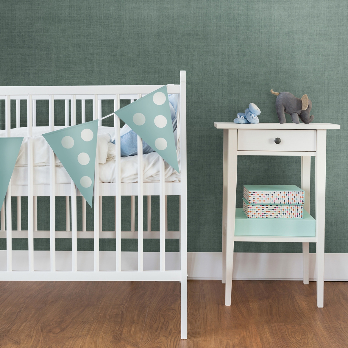 Обои York Daydream Vava MB16042 10,06×0,53 фото в интерьере