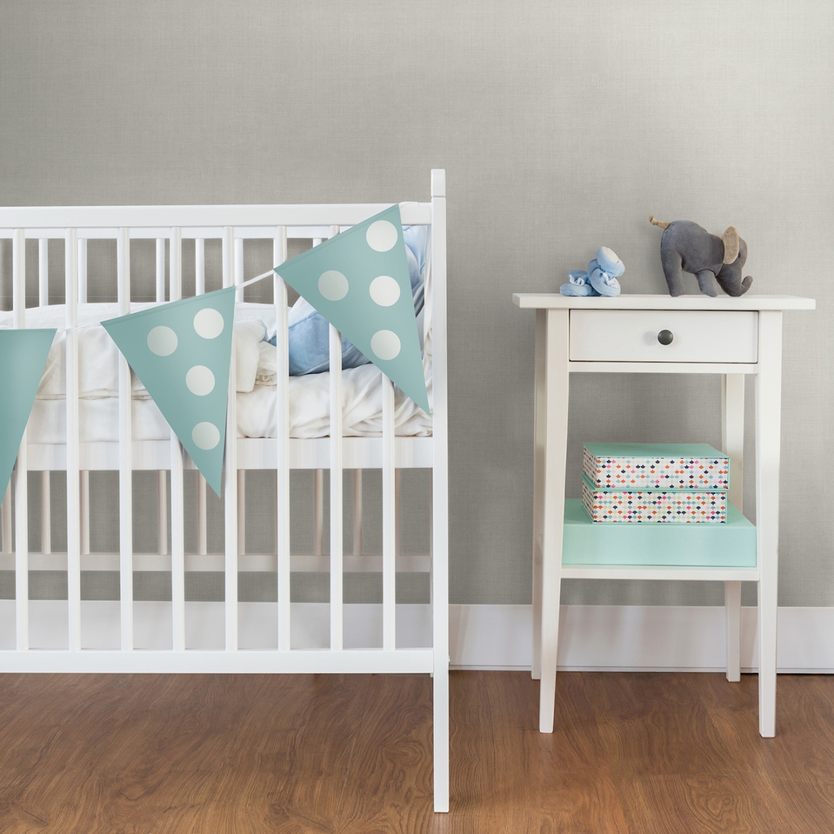 Обои York Daydream Vava MB16020 10,06×0,53 фото в интерьере