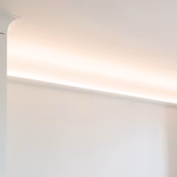 Потолочный плинтус под покраску Orac Decor Modern Curve C362 с подсветкой 2000×50×50