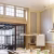 Потолочный плинтус под покраску Orac Decor Luxxus C211 2000×112×116 фото в интерьере