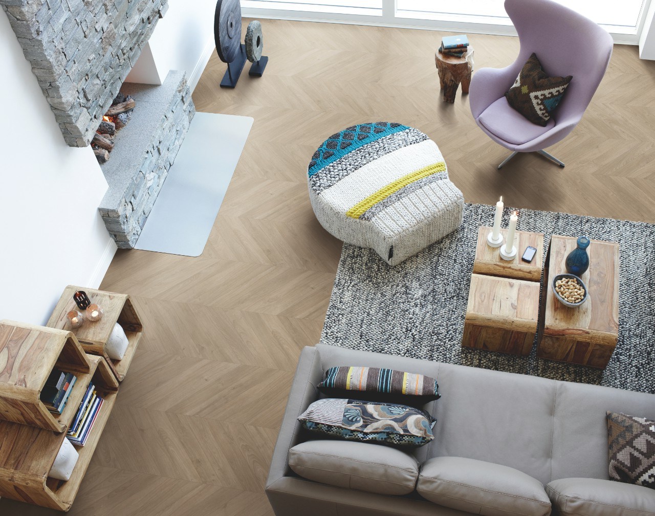 Ламинат Pergo Chevron 12 pro Дуб греш L1254-04164 французская елка 1200×396×12 фото в интерьере