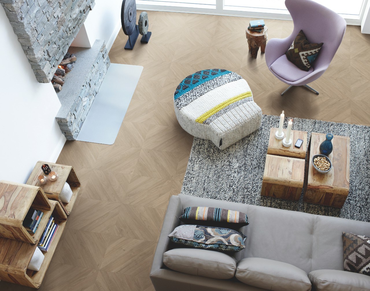 Ламинат Pergo Chevron 12 pro Дуб греш L1254-04164 французская елка 1200×396×12 фото в интерьере