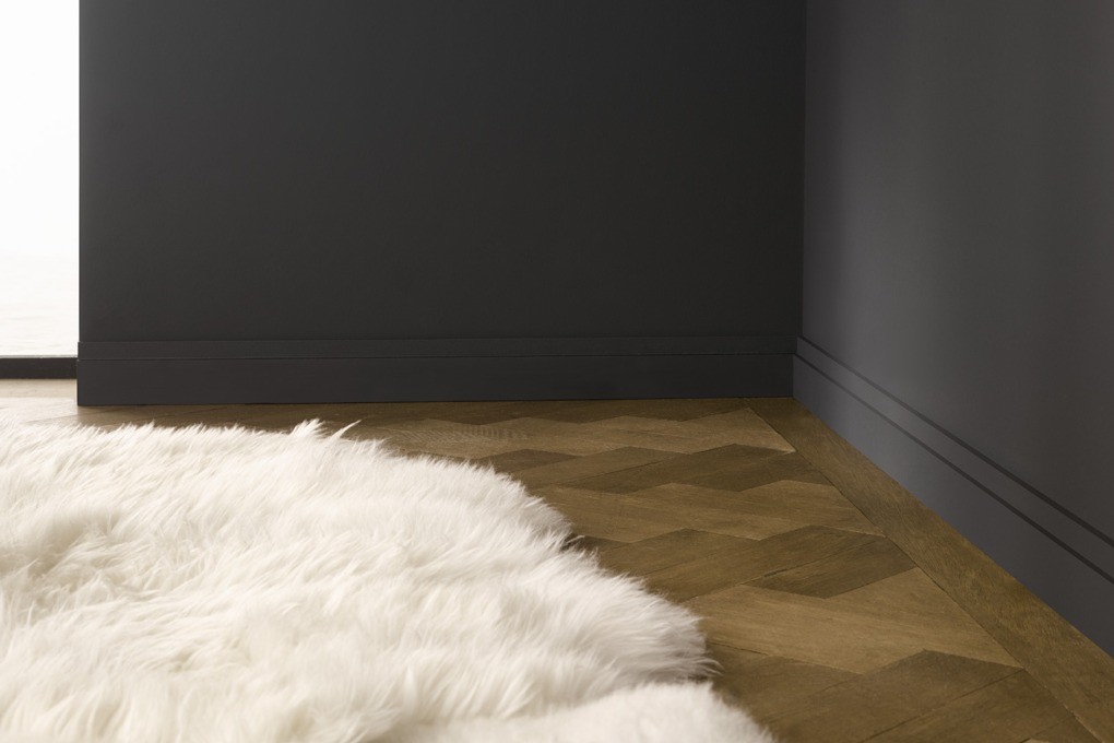 Плинтус под покраску гибкий Orac Decor Select SX187F 2000×75×12 фото в интерьере