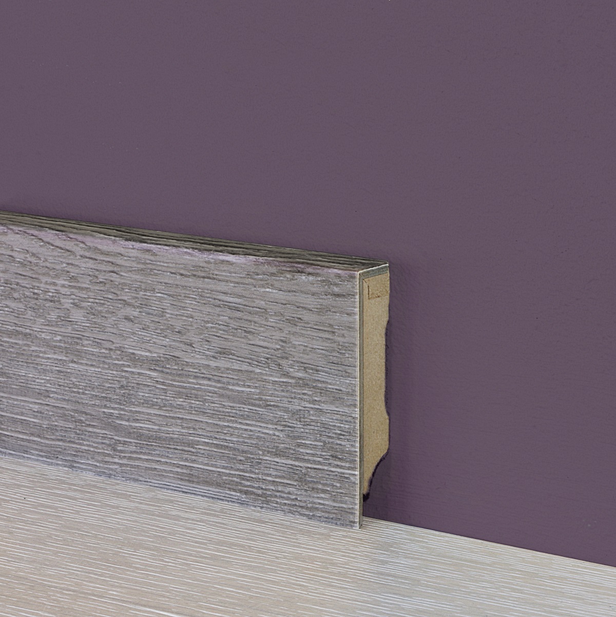 Плинтус МДФ виниловый FineFloor Rich Дуб Корфу FF-1970/2070 2400×60×12,5 фото в интерьере