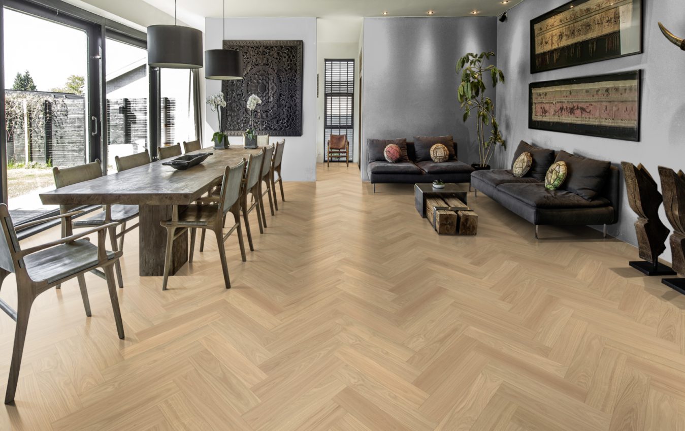 Инженерная доска Kahrs Дуб AB Дымчатое белое масло Dim White Oil 111PABEKDWKE600 Сalm венгерская елка 600×120×11 фото в интерьере