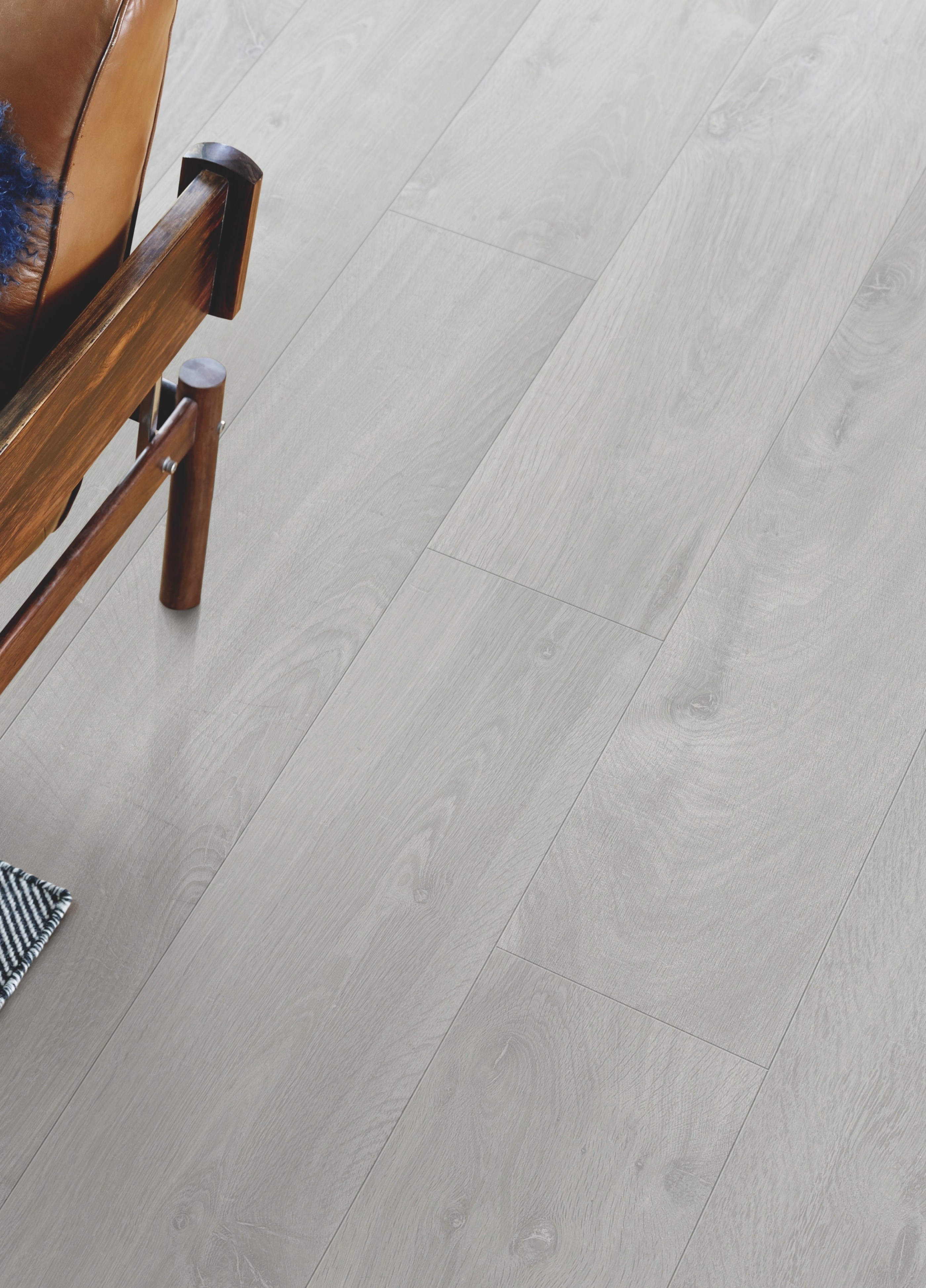 Ламинат Pergo Skara Pro Дуб известково-серый L1251-03367 1380×190×9