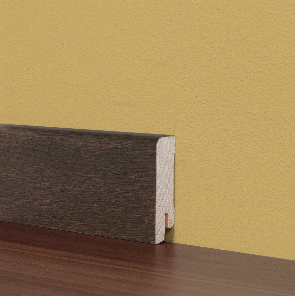 Плинтус деревянный Tarkett Дуб Кокоа 2400×60×16 фото в интерьере