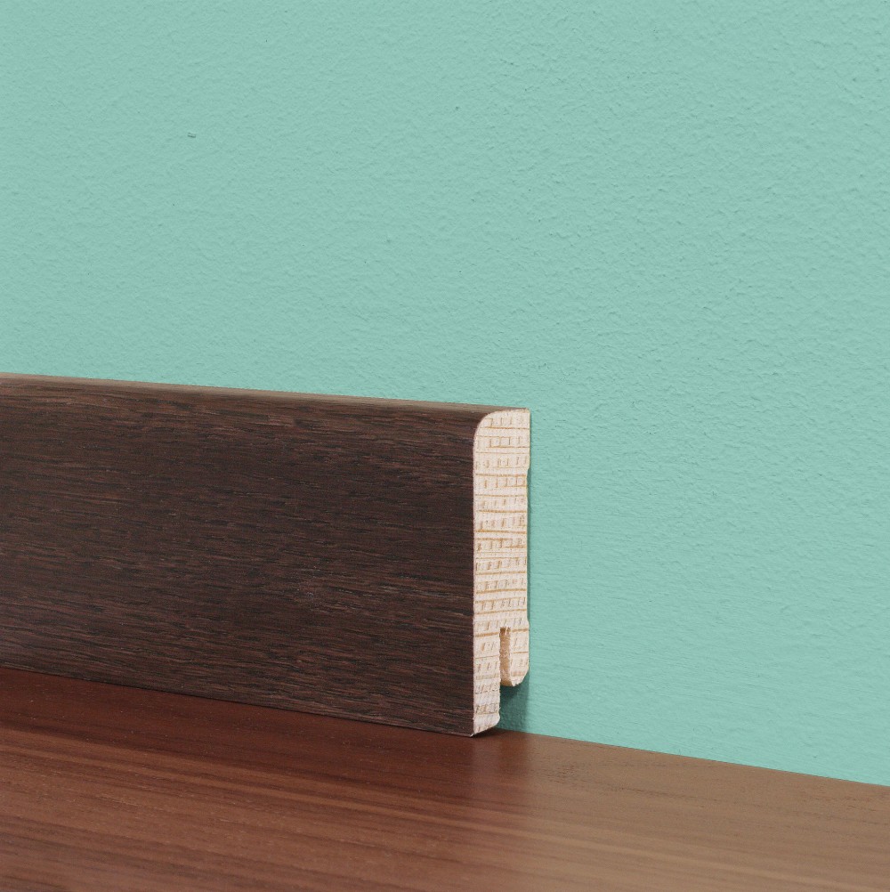 Плинтус деревянный Tarkett Дуб Ява 2400×60×16 фото в интерьере