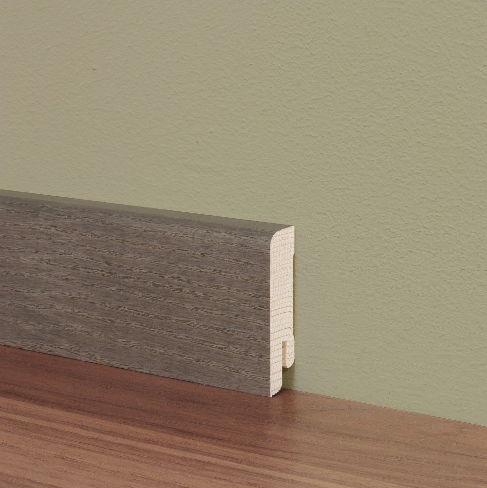 Плинтус деревянный Tarkett Ясень Серый 2400×60×16 фото в интерьере