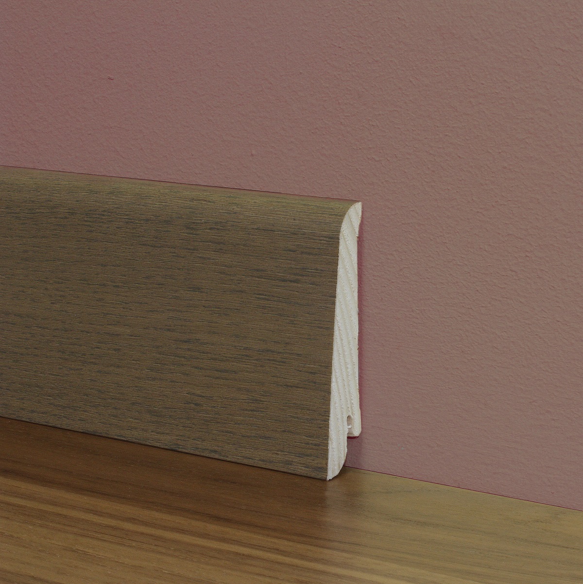 Плинтус деревянный Tarkett АРТ Винтаж Порту 2400×80×20 фото в интерьере