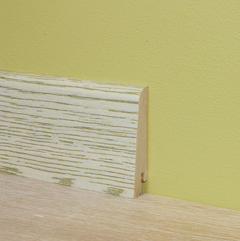 Плинтус деревянный Tarkett АРТ Уайт Веддинг 2400×80×20 фото в интерьере