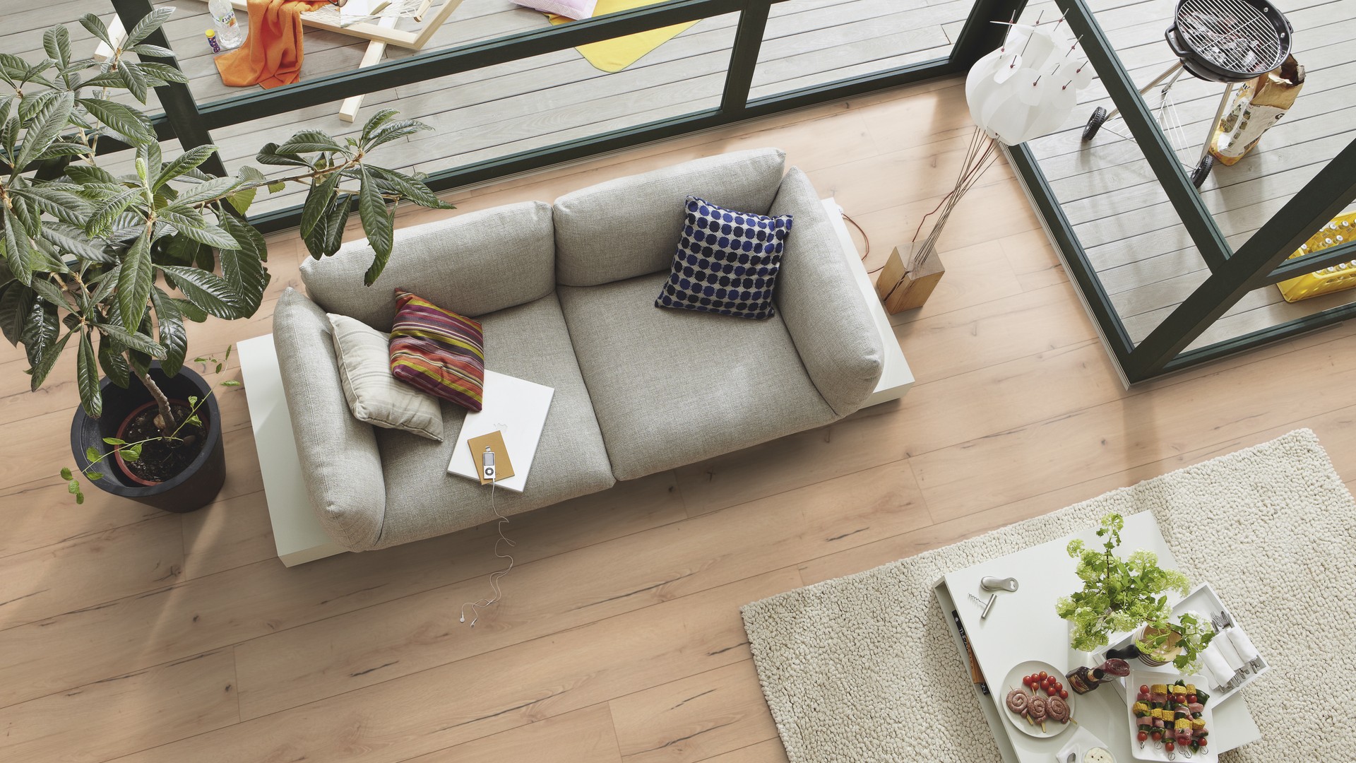 Ламинат Meister LL 150 Дуб Лайт крэкд Light cracked oak 600007-2052220-06258 2052×220×8 фото в интерьере