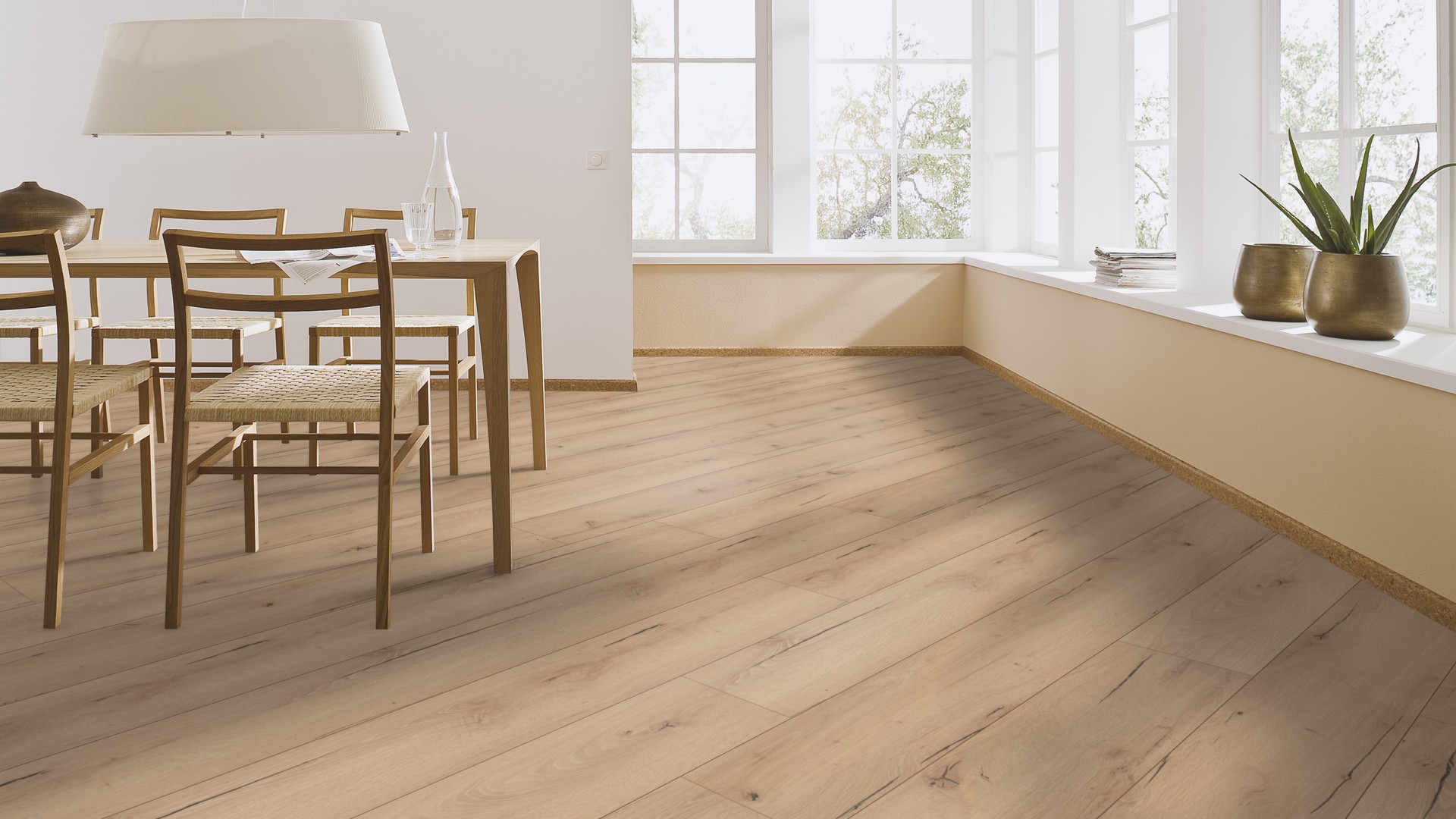 Ламинат Meister LL 150 Дуб Лайт крэкд Light cracked oak 600007-2052220-06258 2052×220×8 фото в интерьере