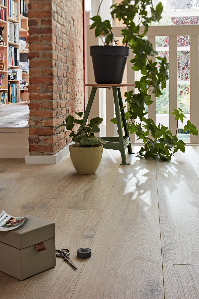 Ламинат Meister LL 250/6840 Дуб чистый замок 2052×248×10 фото в интерьере