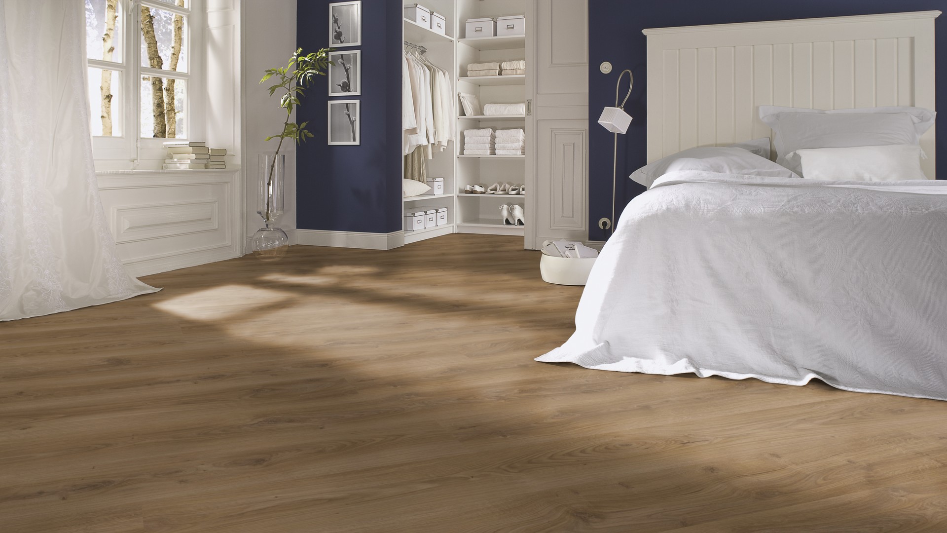 Ламинат Meister LL 250/6841 Дуб светлый замок 2052×248×10 фото в интерьере