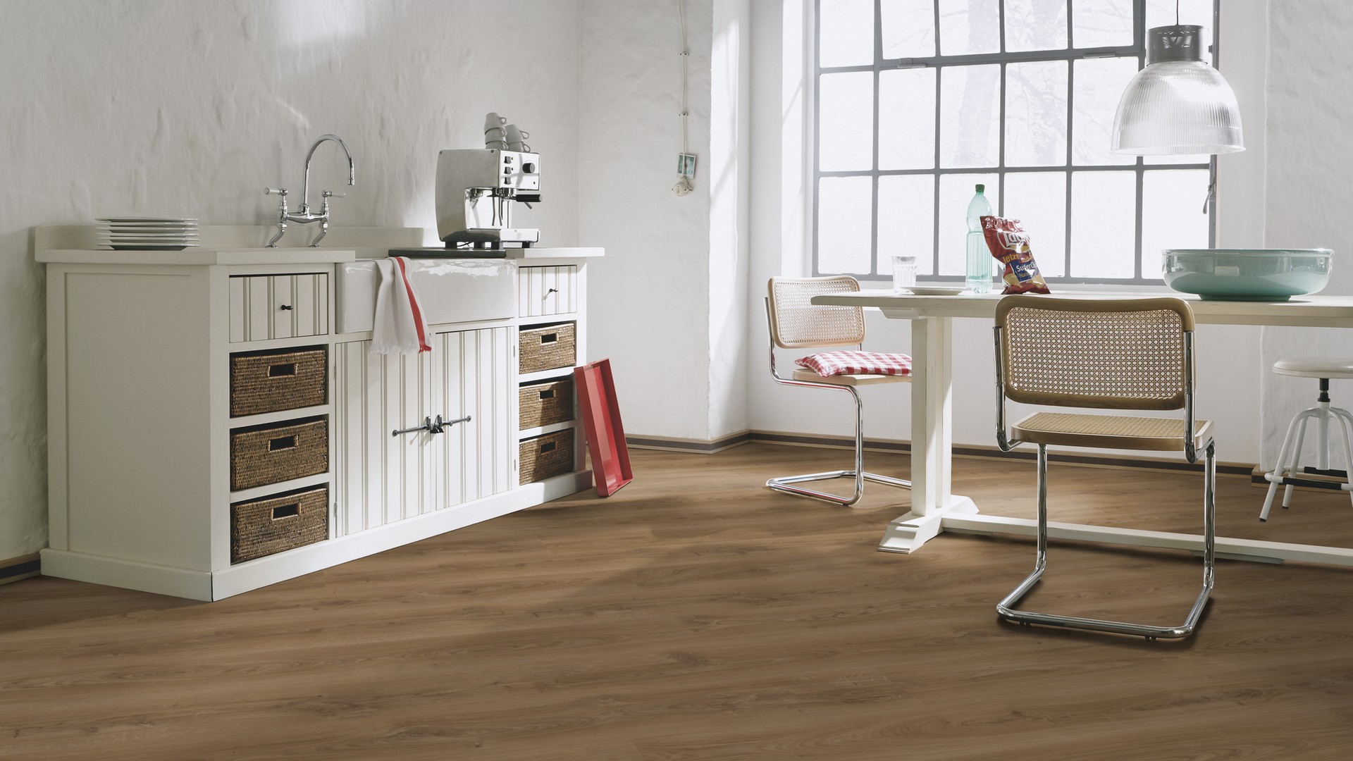 Ламинат Meister LL 250/6841 Дуб светлый замок 2052×248×10 фото в интерьере