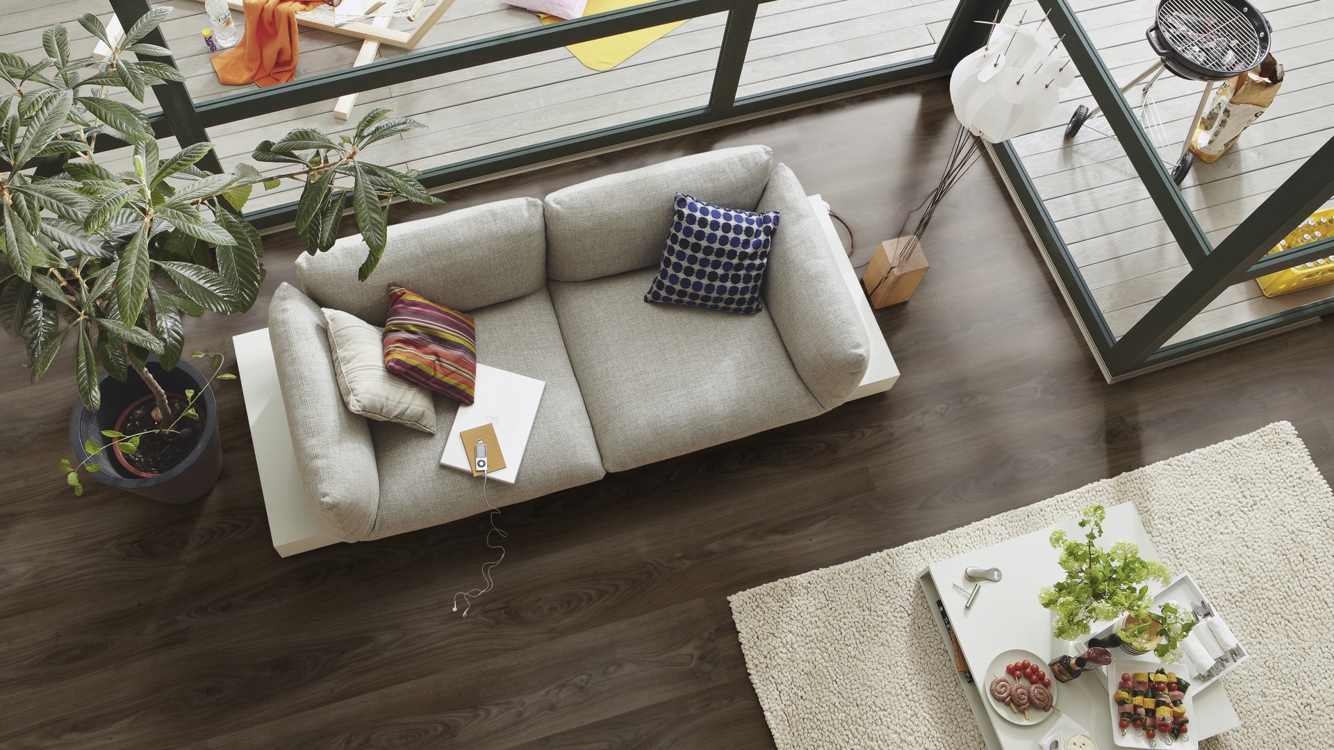 Ламинат Meister LL 250/6842 Дуб темный замок 2052×248×10 фото в интерьере