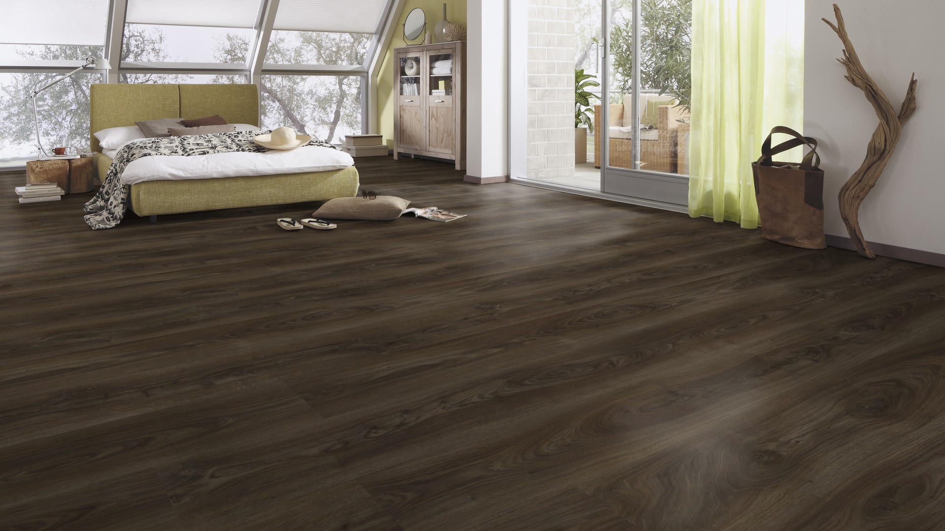 Ламинат Meister LL 250/6842 Дуб темный замок 2052×248×10 фото в интерьере