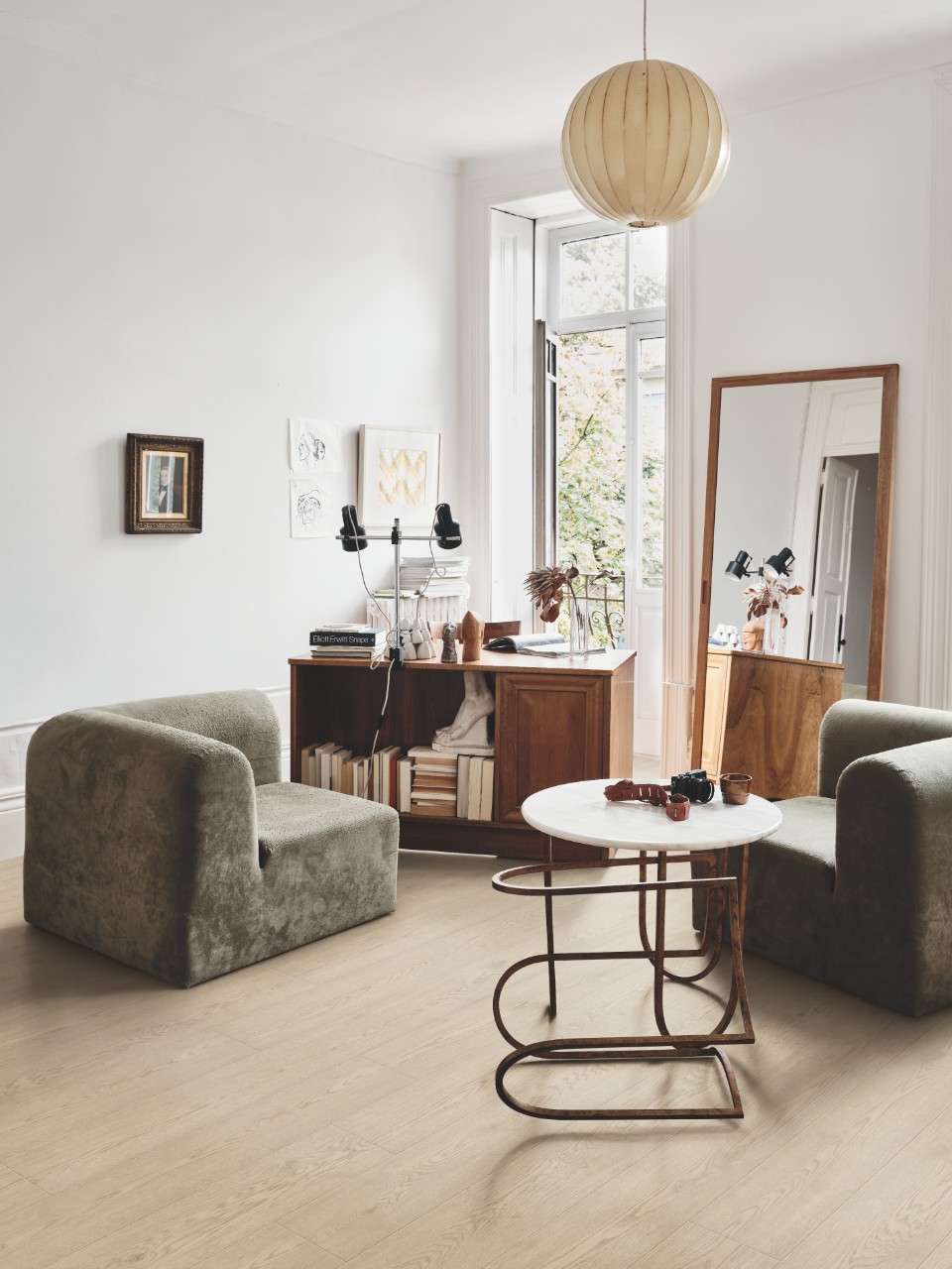 Ламинат Pergo Uppsala Pro Дуб вековой серо-бежевый L1249-05242 1200×190×8 фото в интерьере