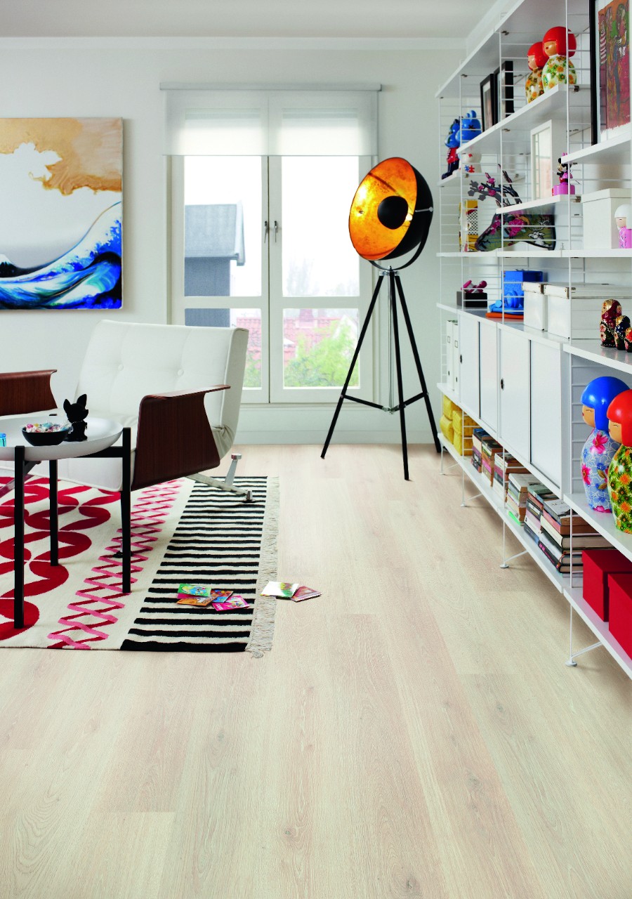 Ламинат Pergo Goeteborg Pro Дуб Элитный Бежевый L1257-03837 1200×190×8 фото в интерьере