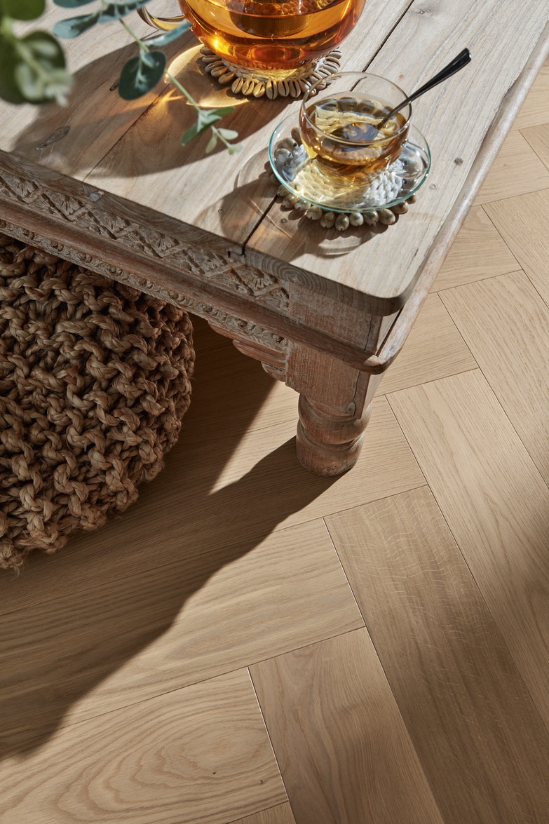 Паркетная доска Meister PS 500 Residence Дуб гармония Простой масло 8805 елка 710×142×13 фото в интерьере