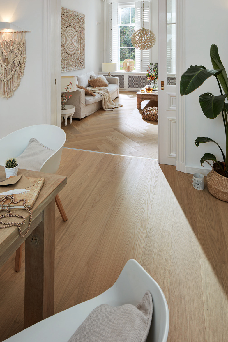 Паркетная доска Meister PS 500 Residence Дуб гармония Простой масло 8805 елка 710×142×13 фото в интерьере