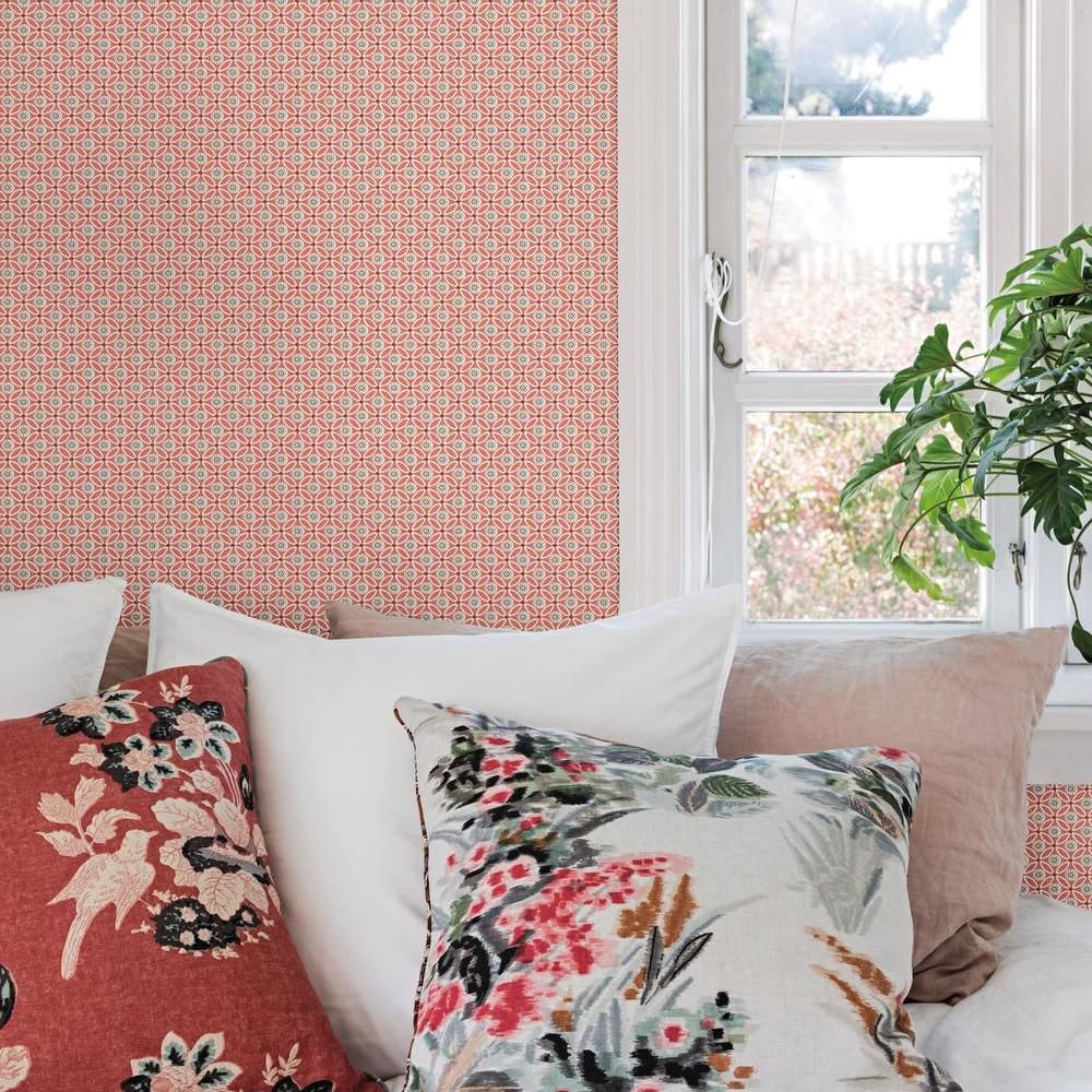 Обои York Small Prints Resource Library Circle Mosaic SP1492 фото в интерьере Обои York Small Prints Resource Library Circle Mosaic SP1492 фото в интерьере