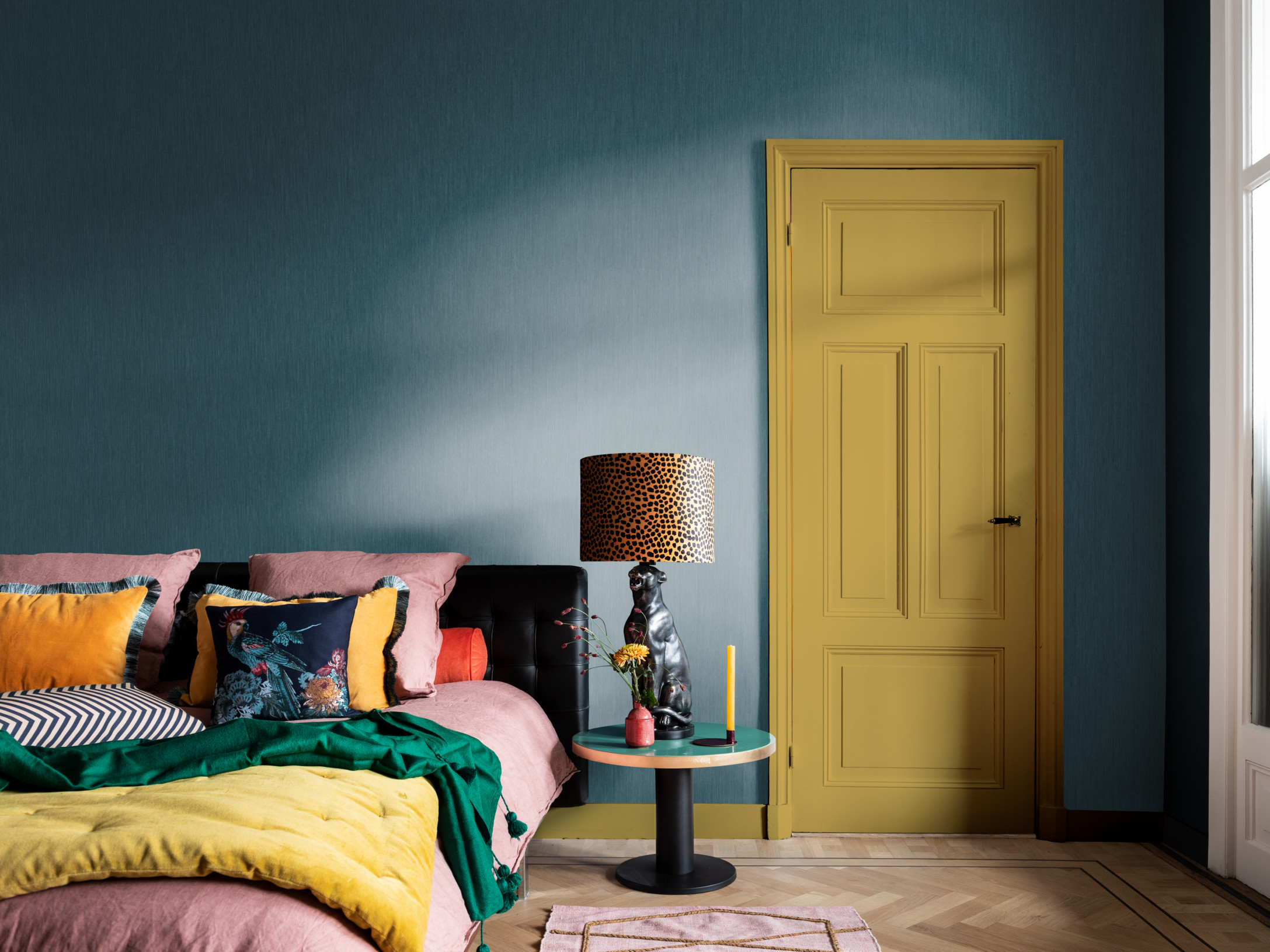 Обои BN International Timeless Stories 220428 фото в интерьере