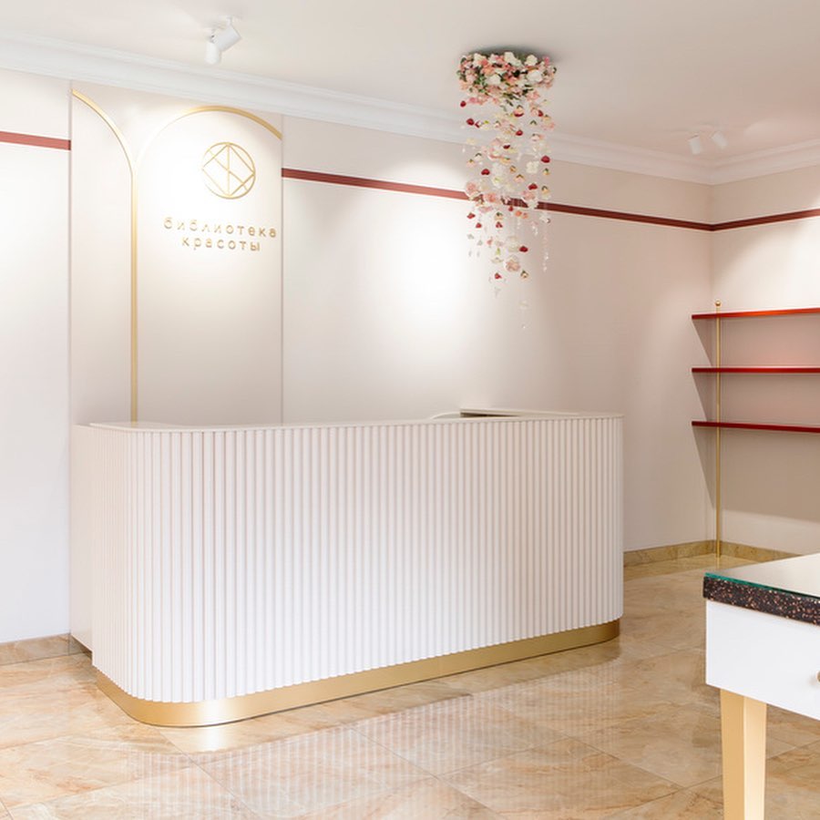 Краска Lanors Mons цвет Кружево Lace 86 Exterior 4.5 л фото в интерьере