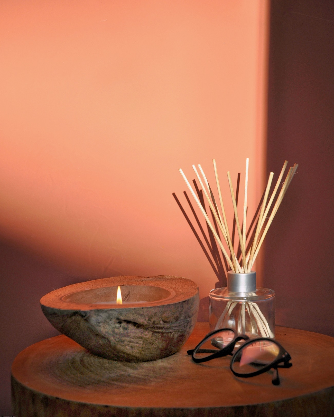 Краска Lanors Mons цвет Тыквенный соус Pumpkin sauce 192 Interior 0,2 л фото в интерьере