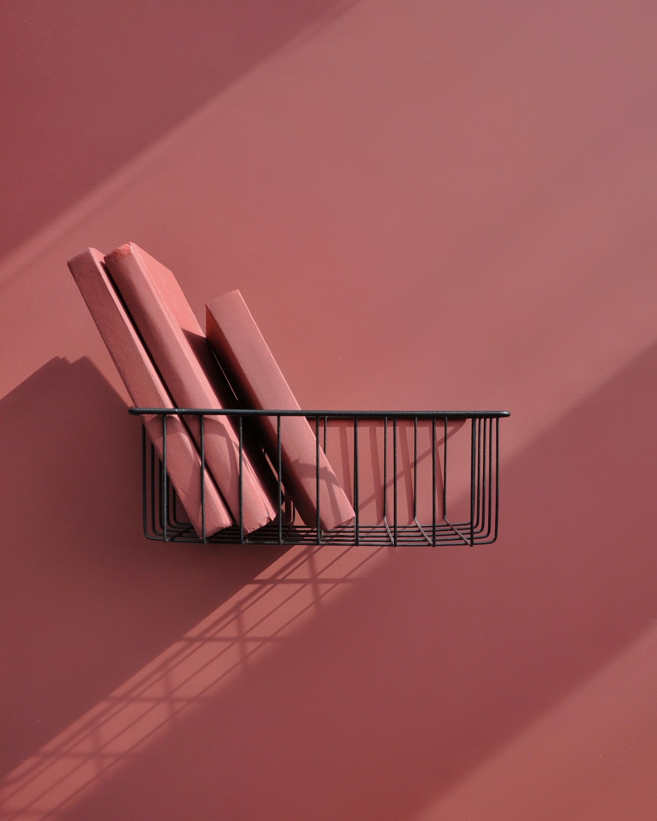 Краска Lanors Mons цвет Кармин Carmine 193 Eggshell 1 л фото в интерьере Краска Lanors Mons цвет Кармин Carmine 193 Eggshell 1 л фото в интерьере