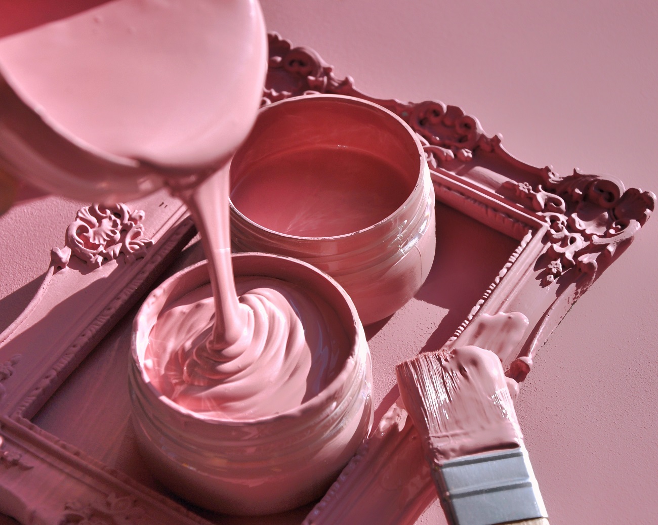 Краска Lanors Mons цвет Ягодный мусс Berry mousse 194 Eggshell 1 л фото в интерьере