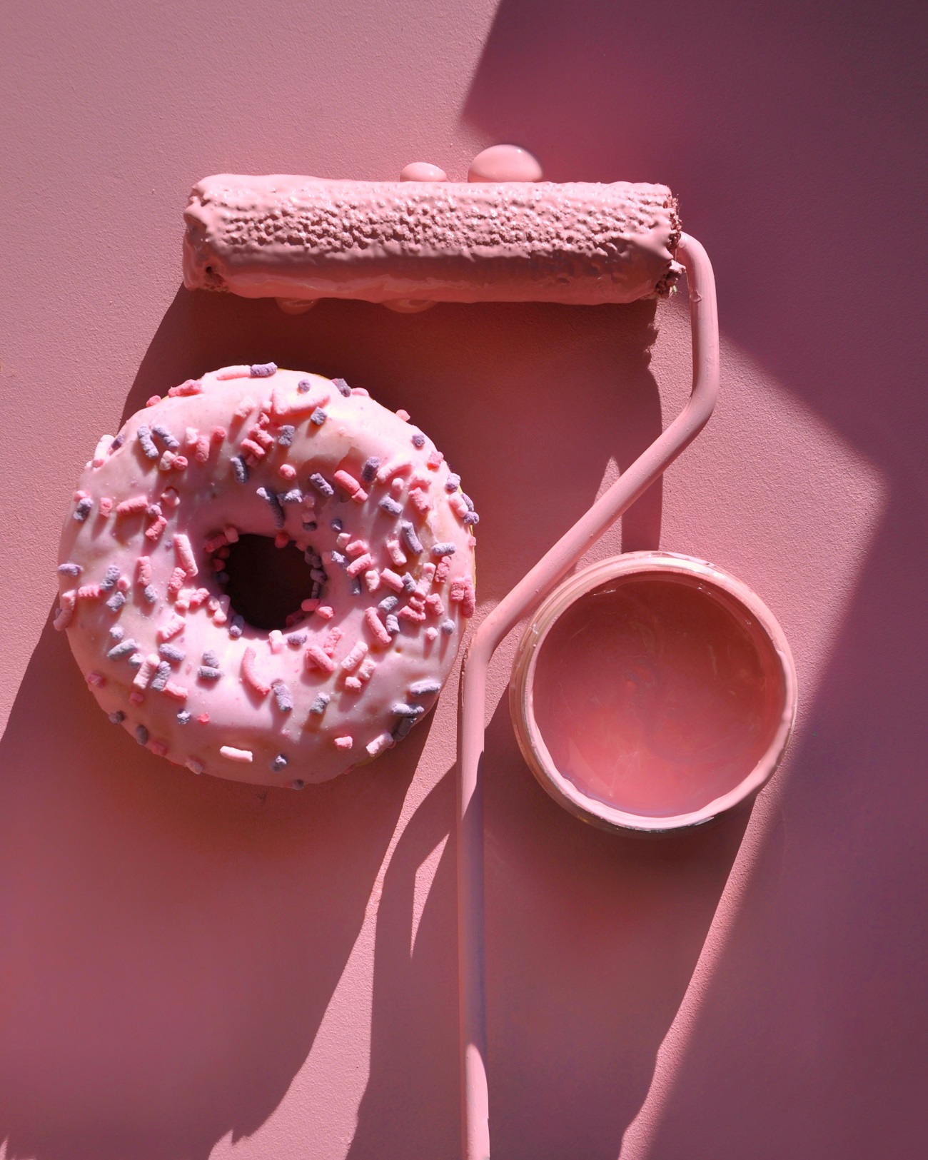 Краска Lanors Mons цвет Ягодный мусс Berry mousse 194 Satin 1 л фото в интерьере