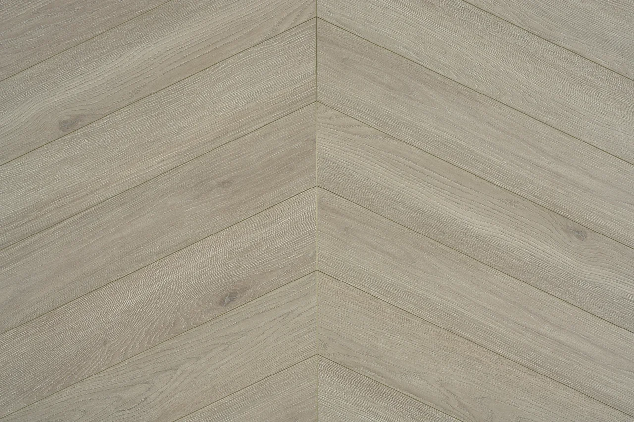 Ламинат CBM Chevron Дуб Понтейн 602 французская елка 679×147×12