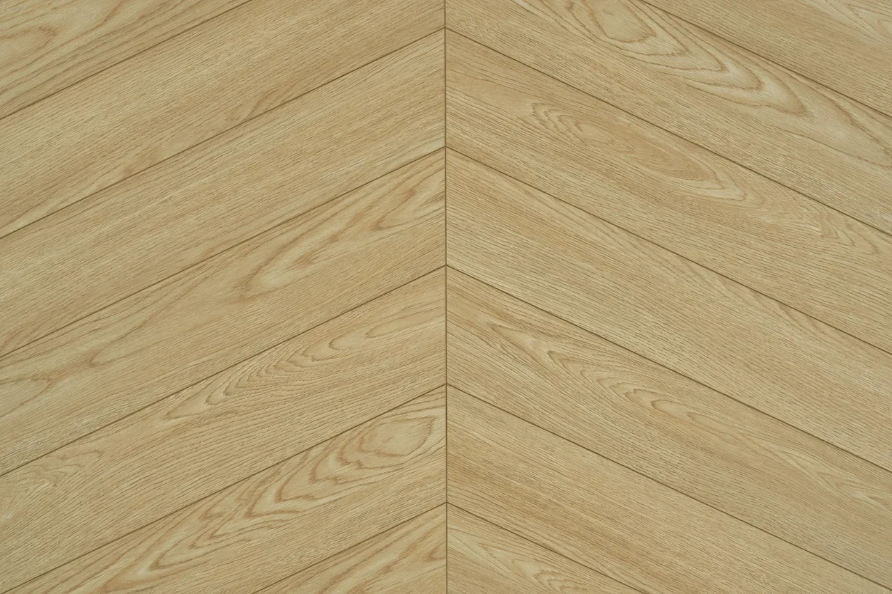 Ламинат CBM Chevron Дуб Славков 606 французская елка 679×147×12