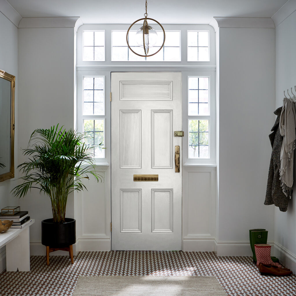 Краска Graham & Brown цвет Angel Dust Durable Matt Emulsion 2.5 л фото в интерьере