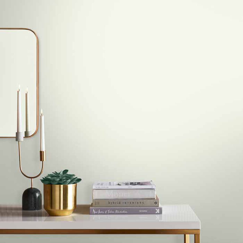 Краска Graham & Brown цвет Ava White Resistance Ultra Durable Matt Emulsion 4 л фото в интерьере Краска Graham & Brown цвет Ava White Resistance Ultra Durable Matt Emulsion 4 л фото в интерьере