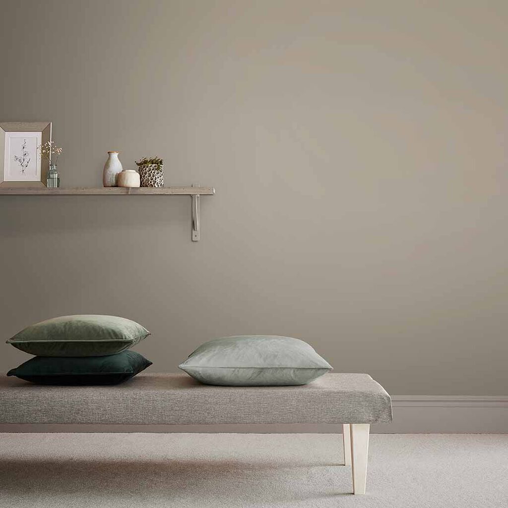 Краска Graham & Brown цвет Fondue Durable Matt Emulsion 0,1 л фото в интерьере